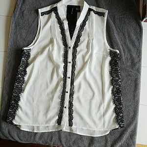 Sleeveless blouse